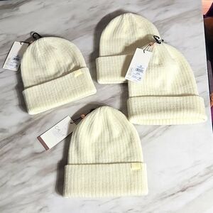 Calia ribbed beanie of white or lighting yellow maybe 🤔 💛  NWT